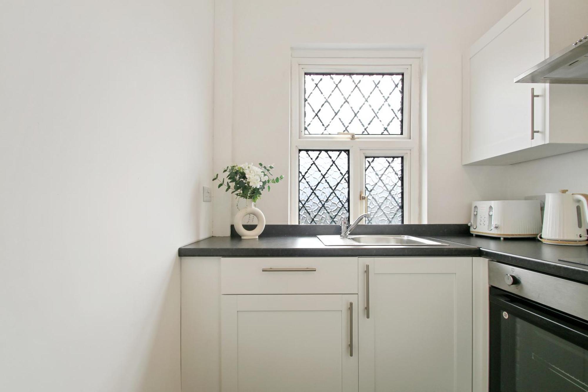 Home In Woodhouse, Leeds,Free 4 Car Parking,Free Wifi Leeds  Exterior photo